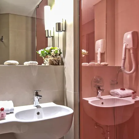 Hotel De La Cité 3*