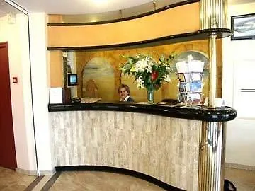 Hotel De La Cité 3*