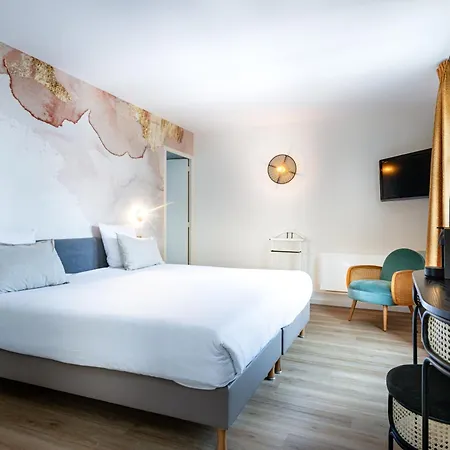 De La Cite Hotel