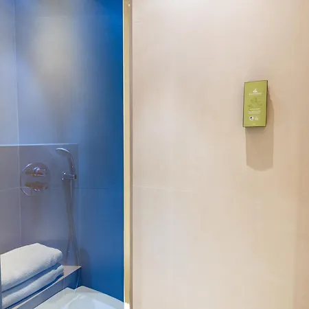 De La Cité 3*